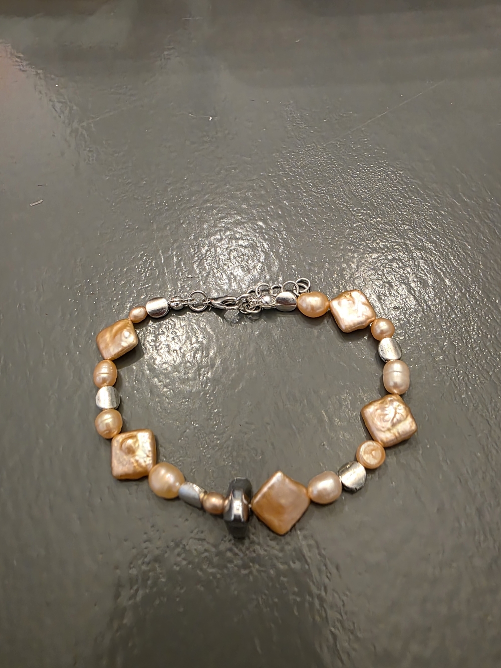 Freshwater Pearl and Hematite Beaded Bracelet - Peach